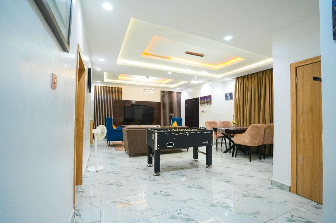 Luxurious 3-Bedroom Apartment with Rooftop for Shortlet in Surulere, Lagos