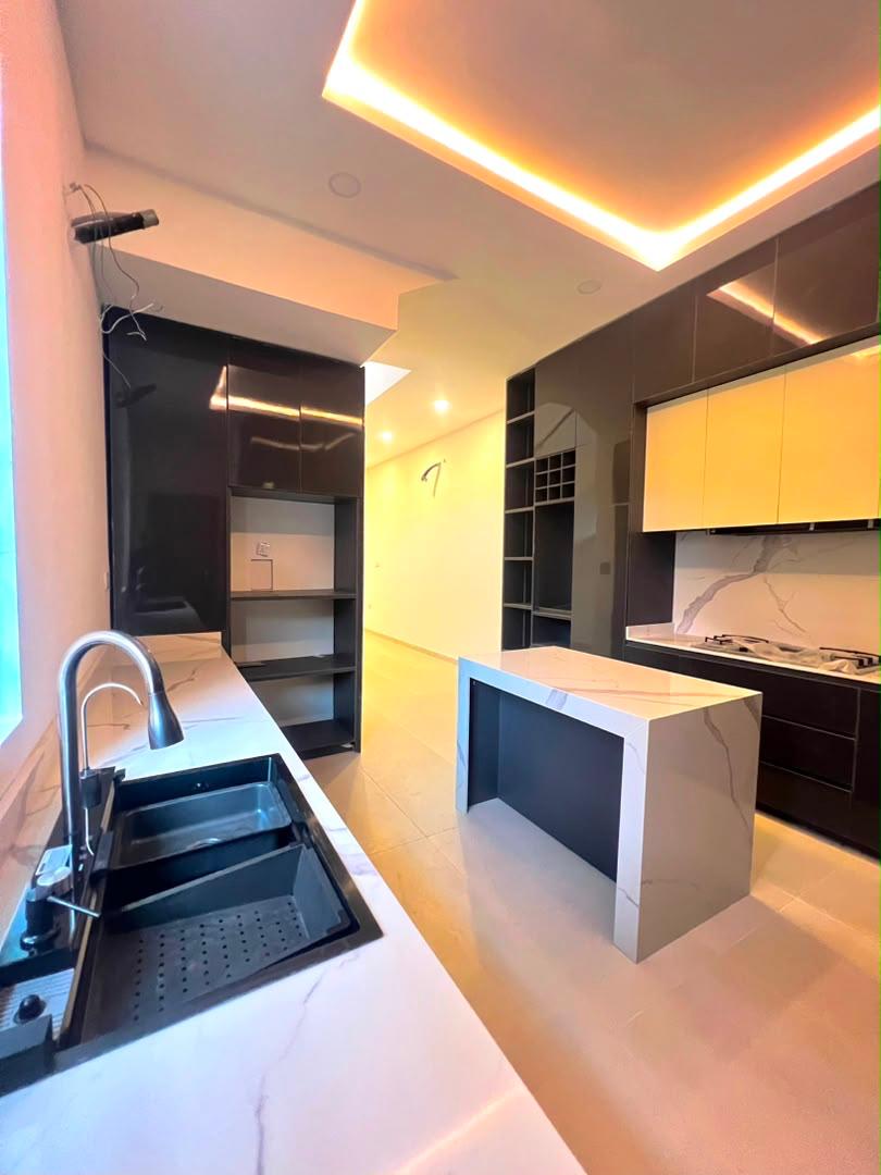 5 Bedroom Duplex for Sale in Lekki Phase 1, Lagos - 6