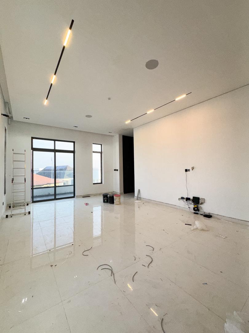 5 Bedroom Duplex for Sale in Lekki Phase 1, Lagos - 3