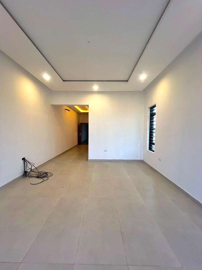 5 Bedroom Duplex for Sale in Lekki Phase 1, Lagos - 11