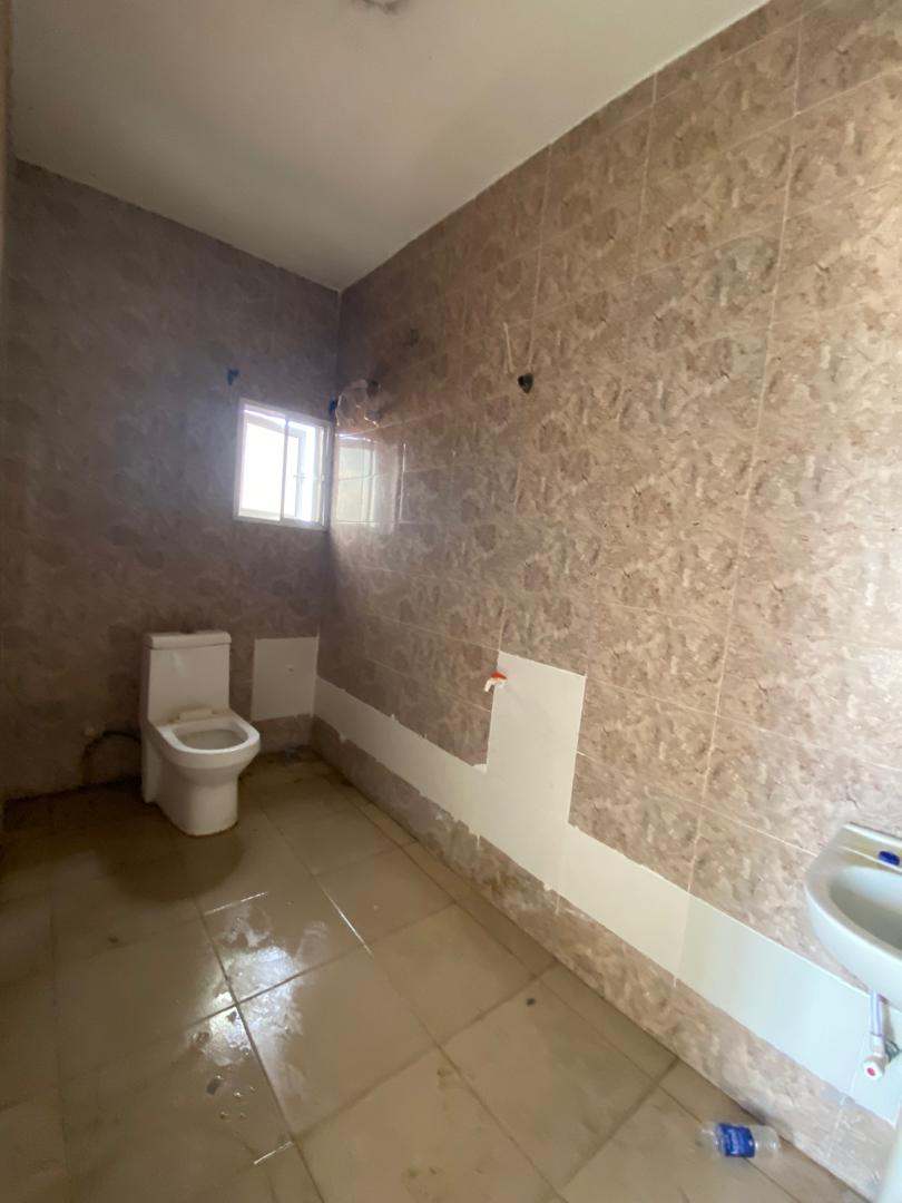 Comfortable Mini Flat for Rent in Osapa London, Lagos - 4