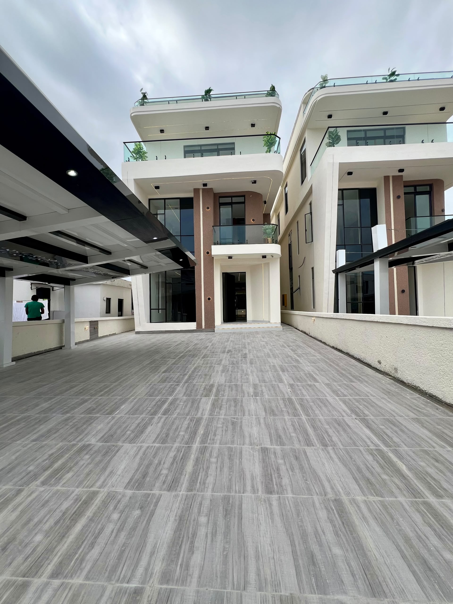 Distinctively Built 5 Bed Fully Detached Home with Swimming Pool, Cinema, Gym Area and BQ for Sale in Chevron, Lekki