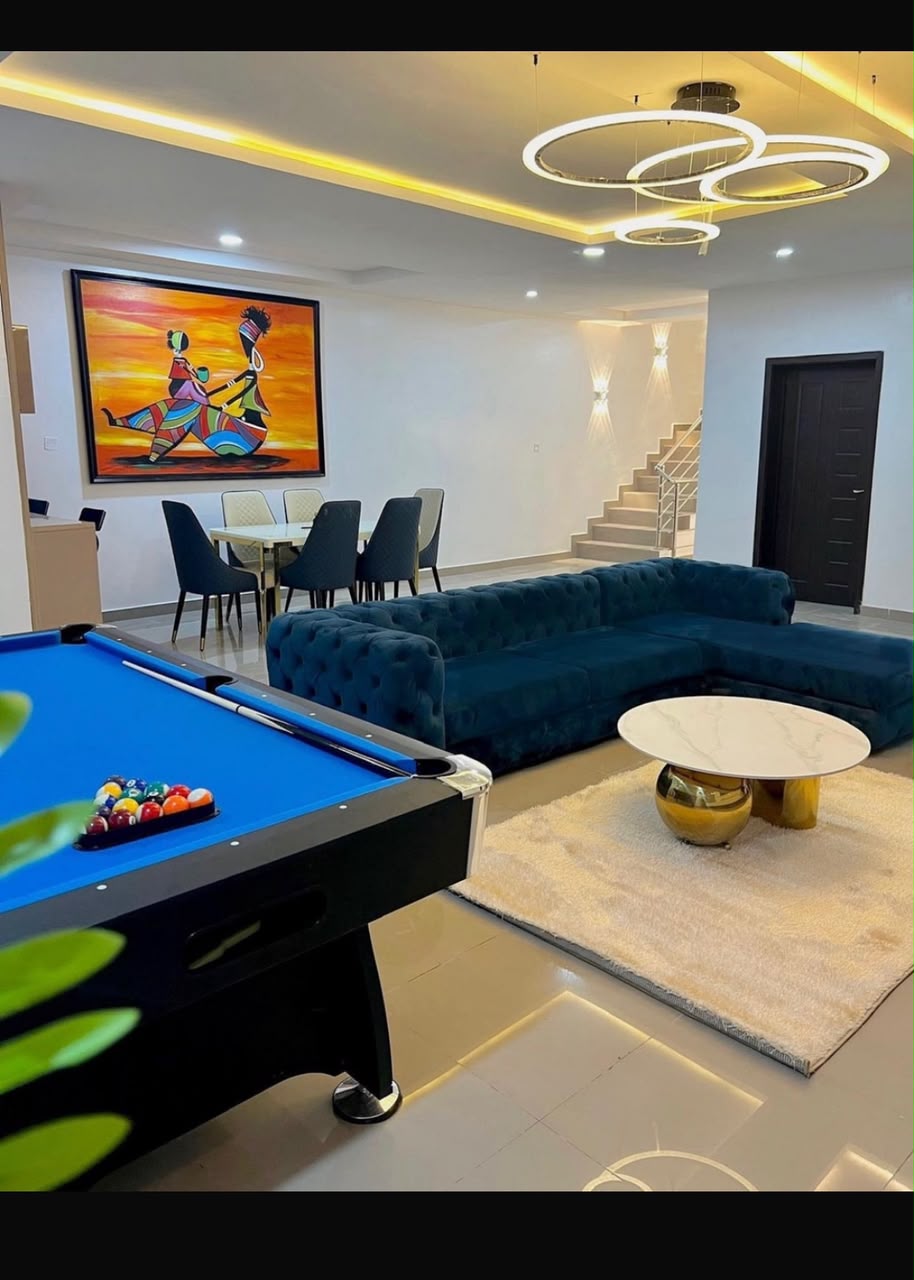 4 Bedroom Room for Shortlet in Ikate, Lekki
