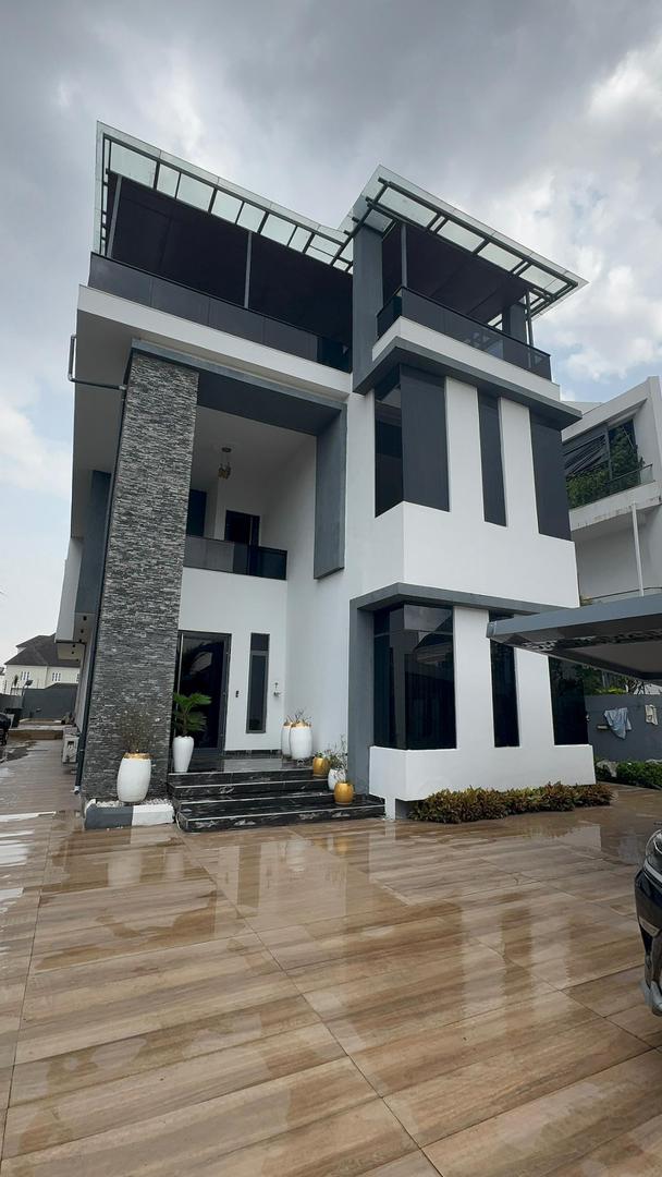 Fully Furnished 5 Bedroom Duplex for Sale in Pinnock Estate