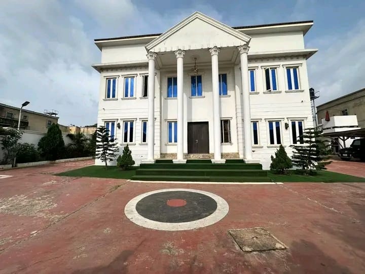 7 Bedroom Mansion for Sale in Guzape Main