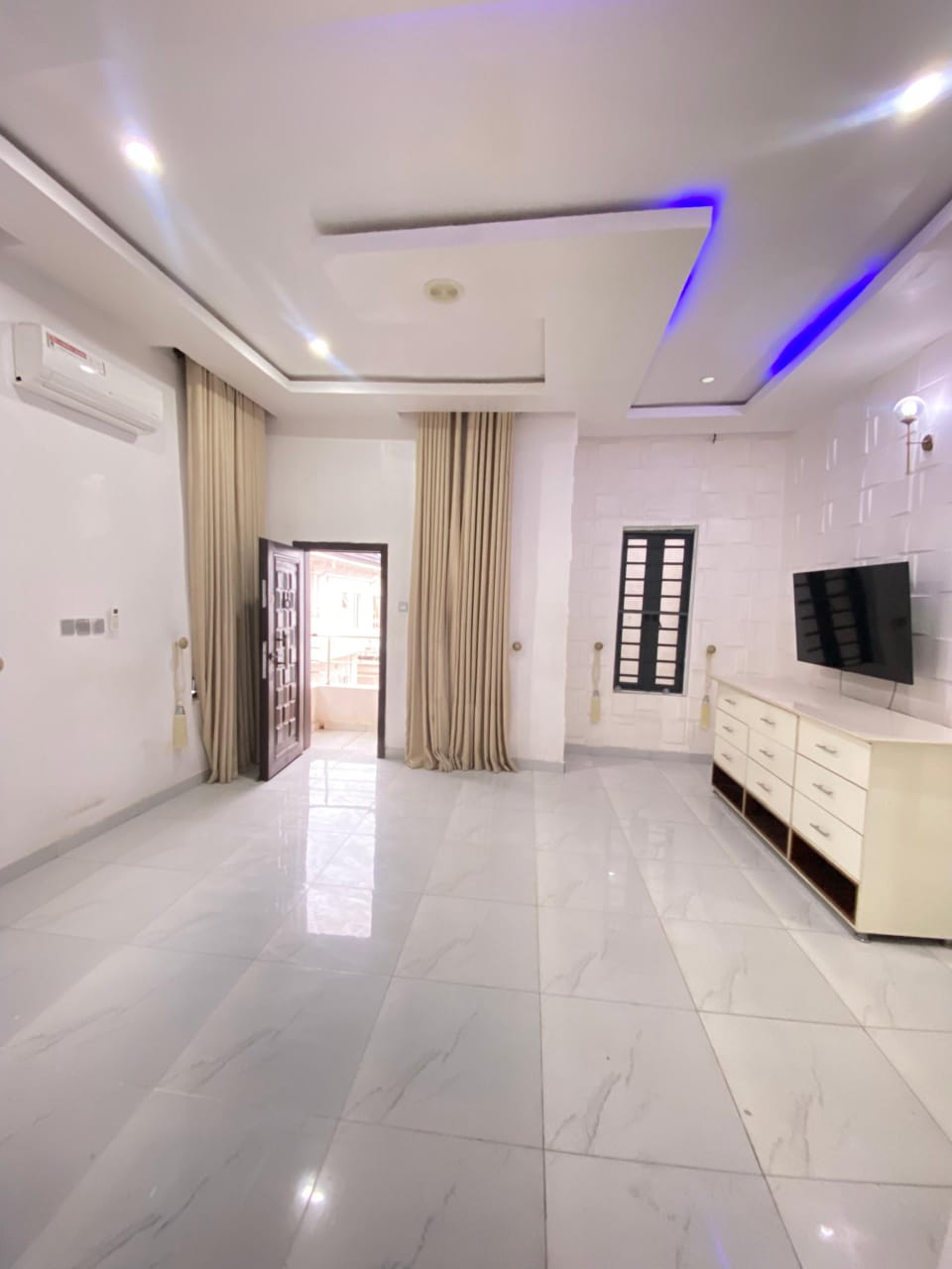 Spacious Room & Parlor Mini-Flat for Rent in Chevron, Lekki