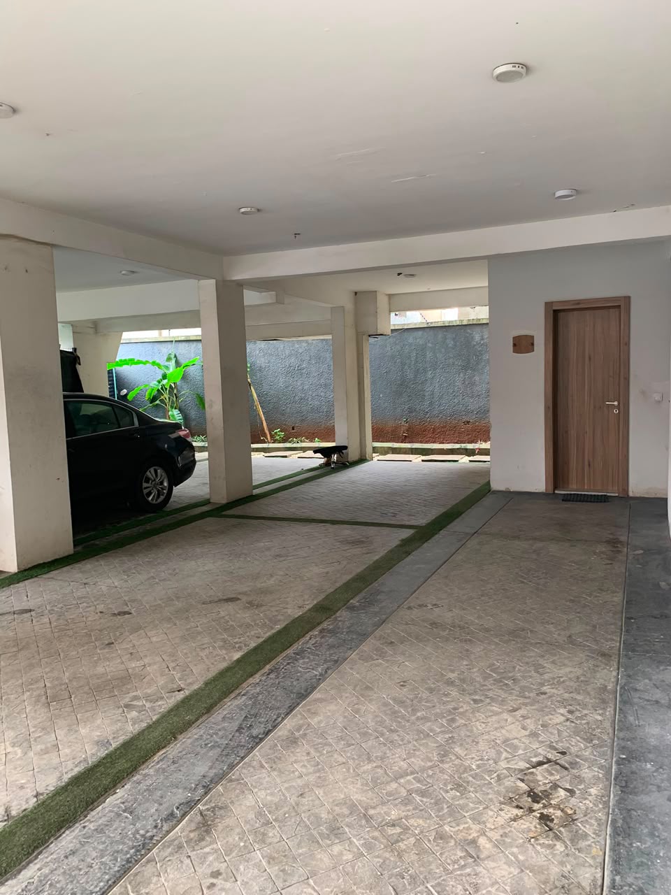 Furnished 3-Bedroom Apartment with Boys' Quarters for Rent in Ikoyi, Lagos - 12