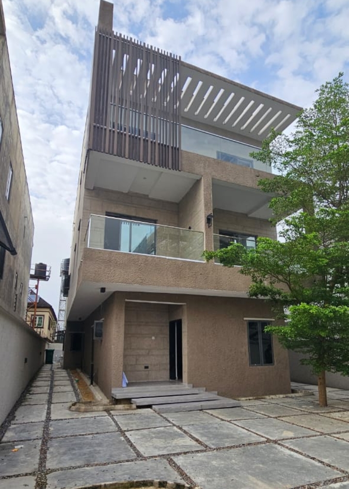 Fully Detached 5-Bedroom Duplex for Sale in Lekki Phase 1, Lagos