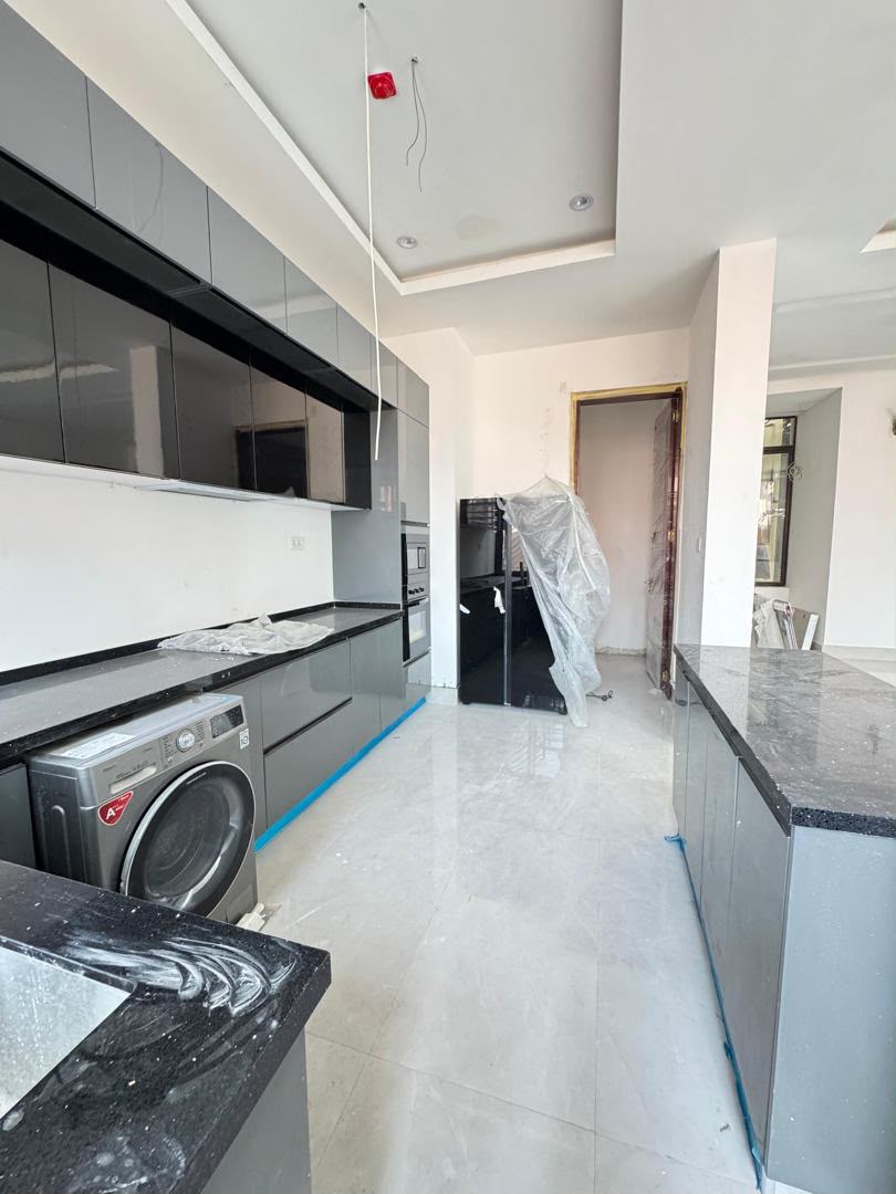 3 Bedroom Serviced Flat for Rent in Lekki Phase 1 - 2