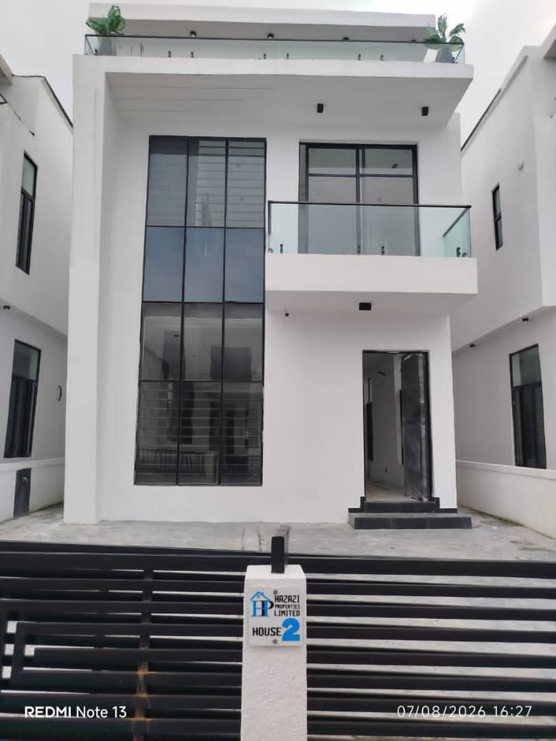 5 Bedroom Duplex for Sale in Ajah