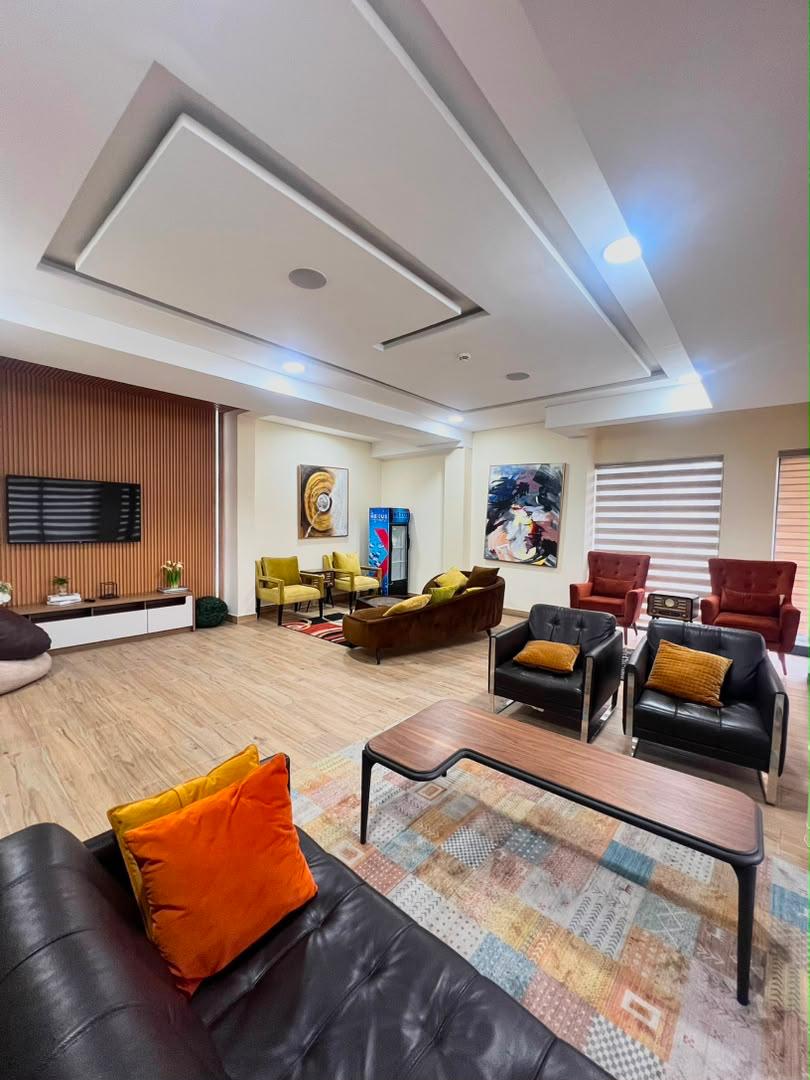 3 Bedroom Flat for Rent in Old Ikoyi, Lagos - 1