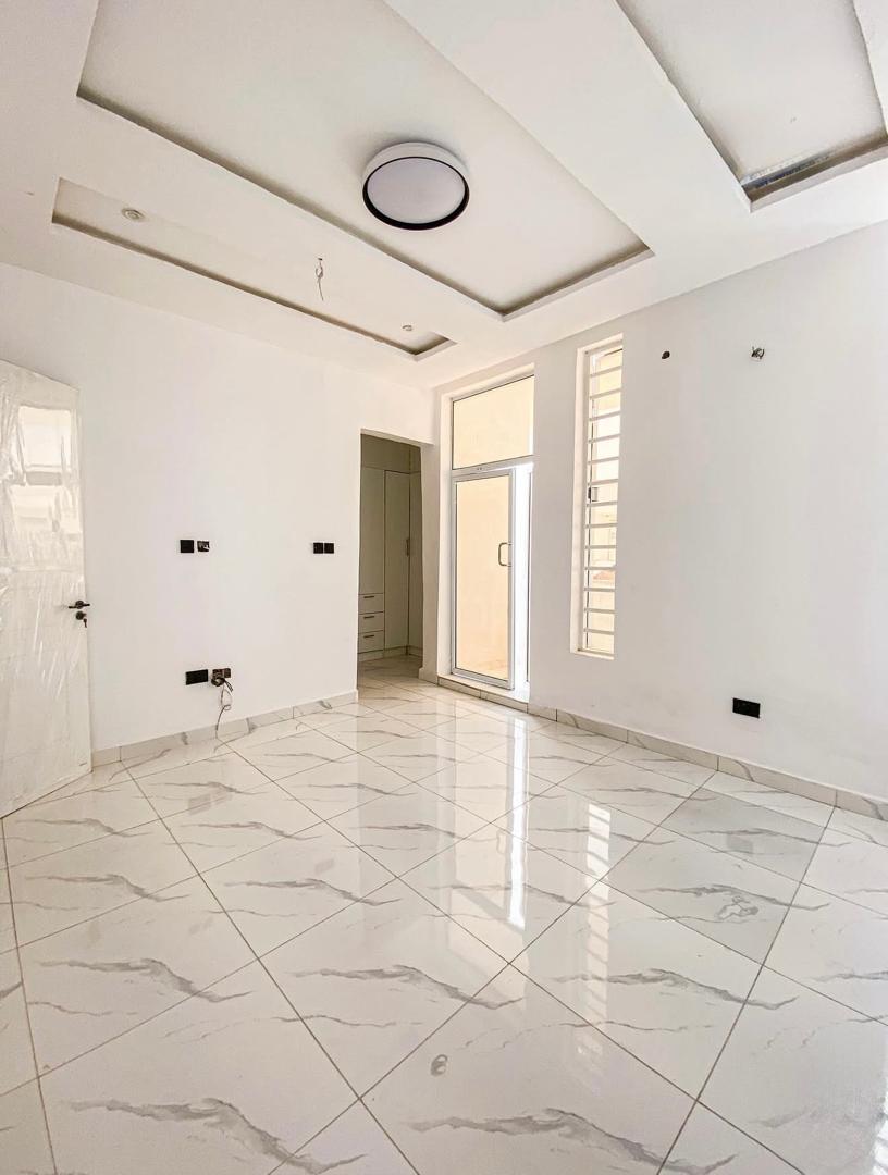 Contemporary 4 Bedroom Semi-Detached Duplex for Rent - 7