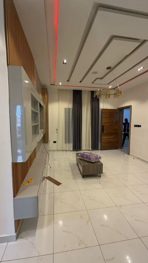 2 Bedroom Flat for Rent at Seagate Estate, Ikate-Kusenla