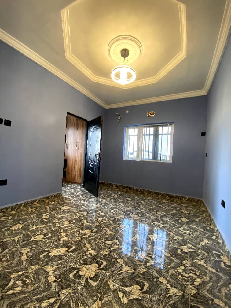 2 Bedroom Flat for Rent in Bolumole, Ring Road
