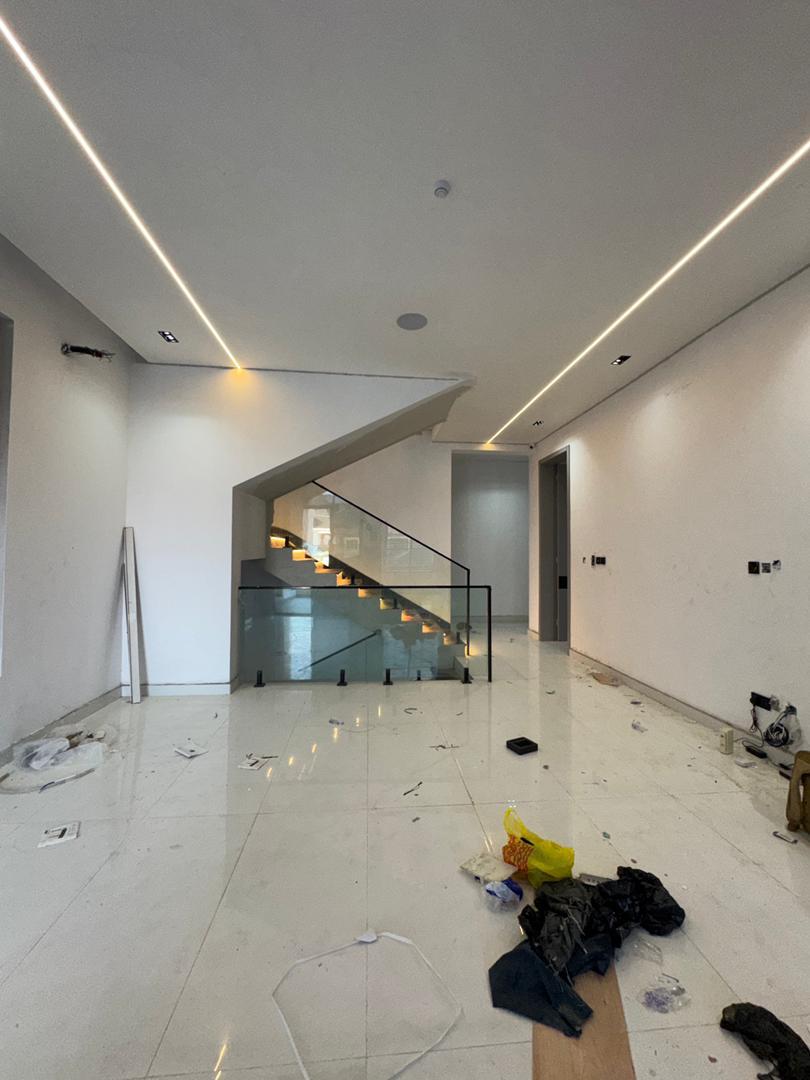 5 Bedroom Duplex for Sale in Lekki Phase 1, Lagos - 20