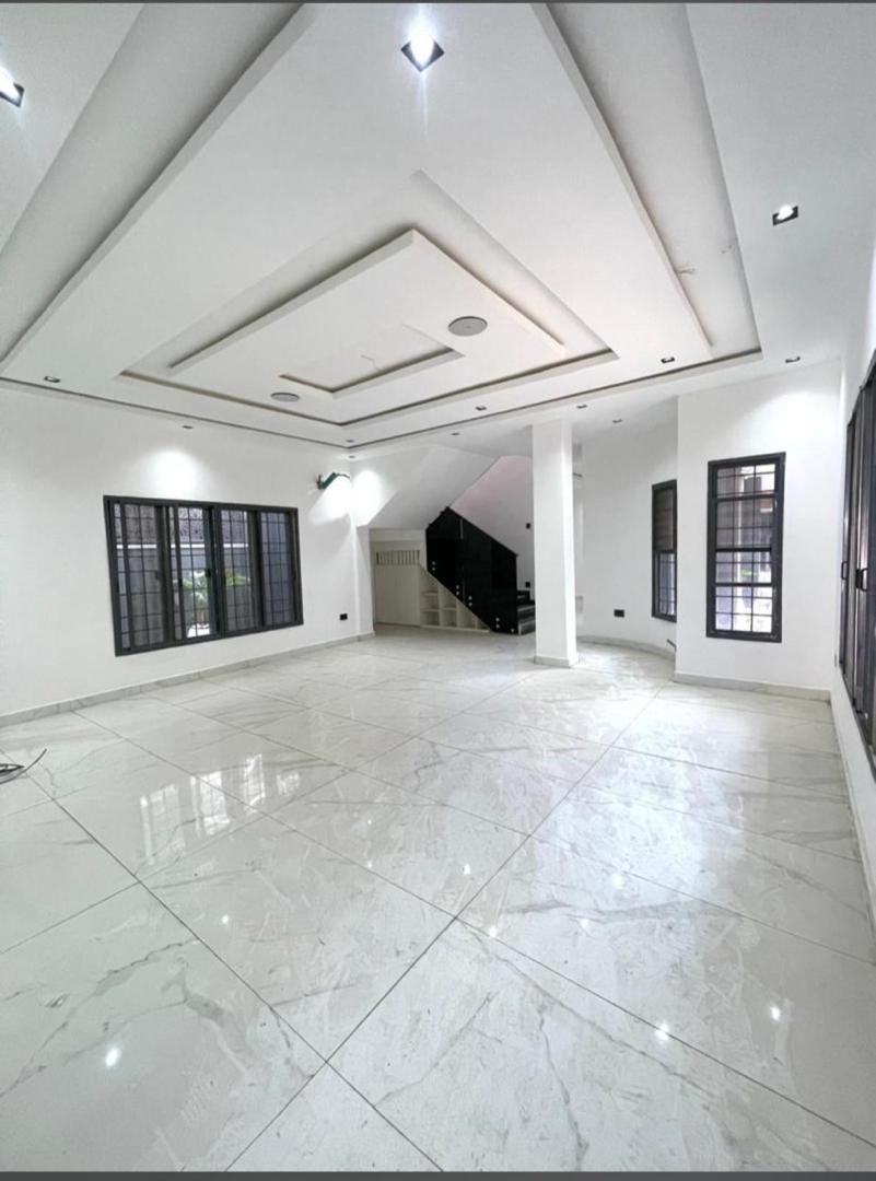 Luxurious 5 Bedroom Duplex for Rent on Admiralty Way, Lekki
