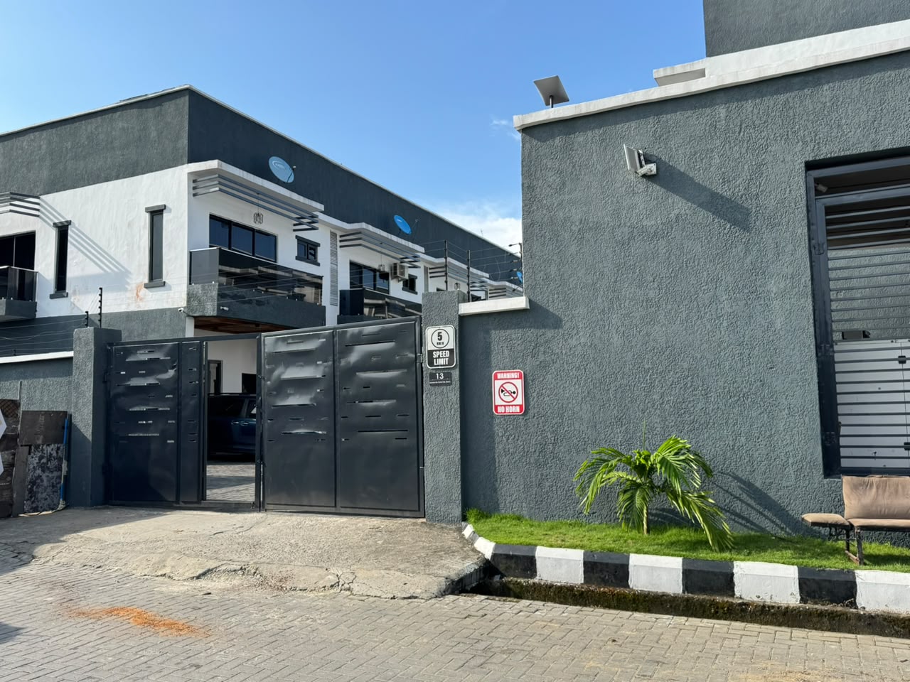 4 Bedroom Terrace Duplex for Rent in Osapa, Lagos - 1