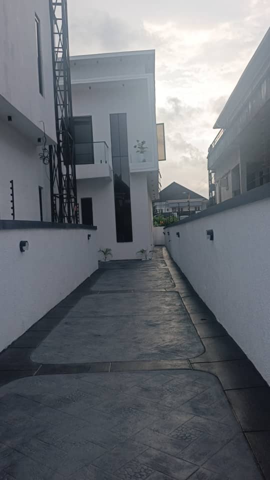 4 Bedroom Fully Detached Duplex for Sale in Ajah, Lagos