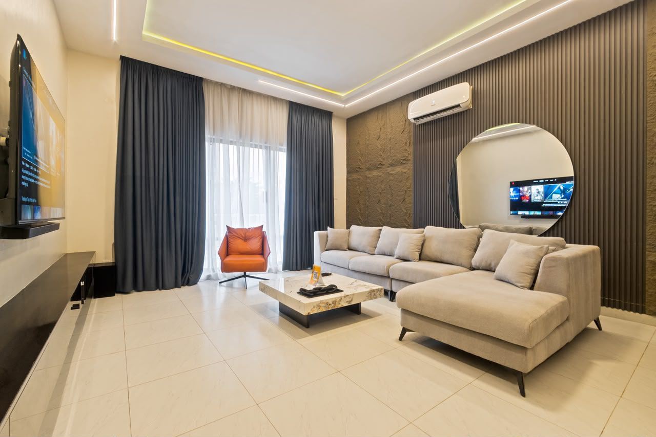 Luxury 1 Bedroom Shortlet with Rooftop Pool - Lekki Phase 1, Admiralty Way