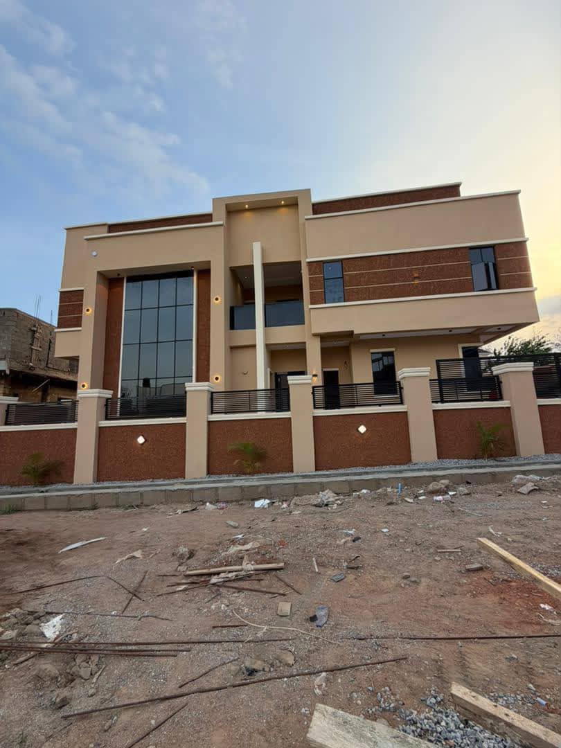 Standard Detached 4 Bedroom Duplex + BQ for Sale at Carlton Gate Estate, Akobo, Ibadan