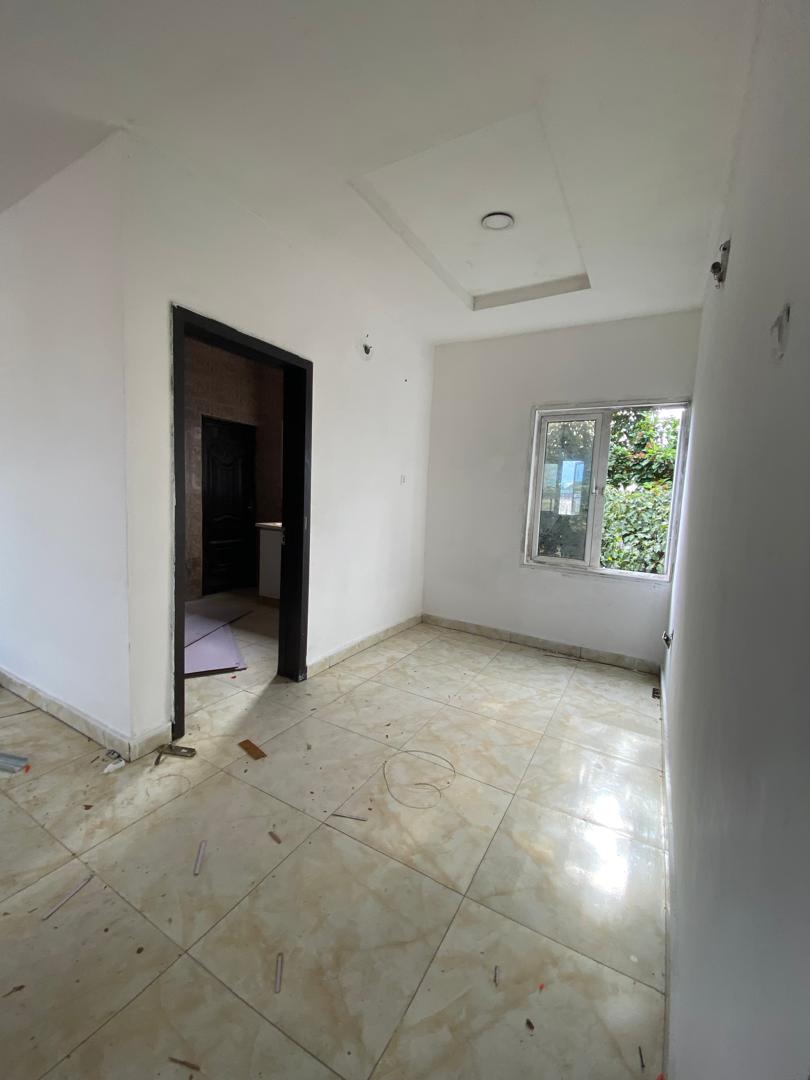 Comfortable Mini Flat for Rent in Osapa London, Lagos - 9