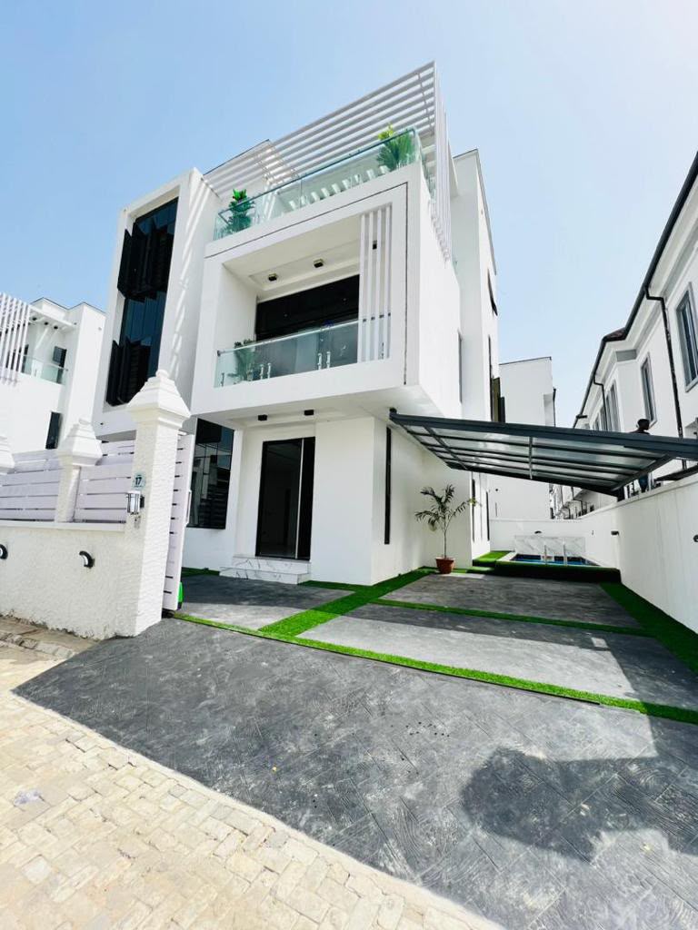 Five Bedroom Duplex with Swimming Pool for Rent
