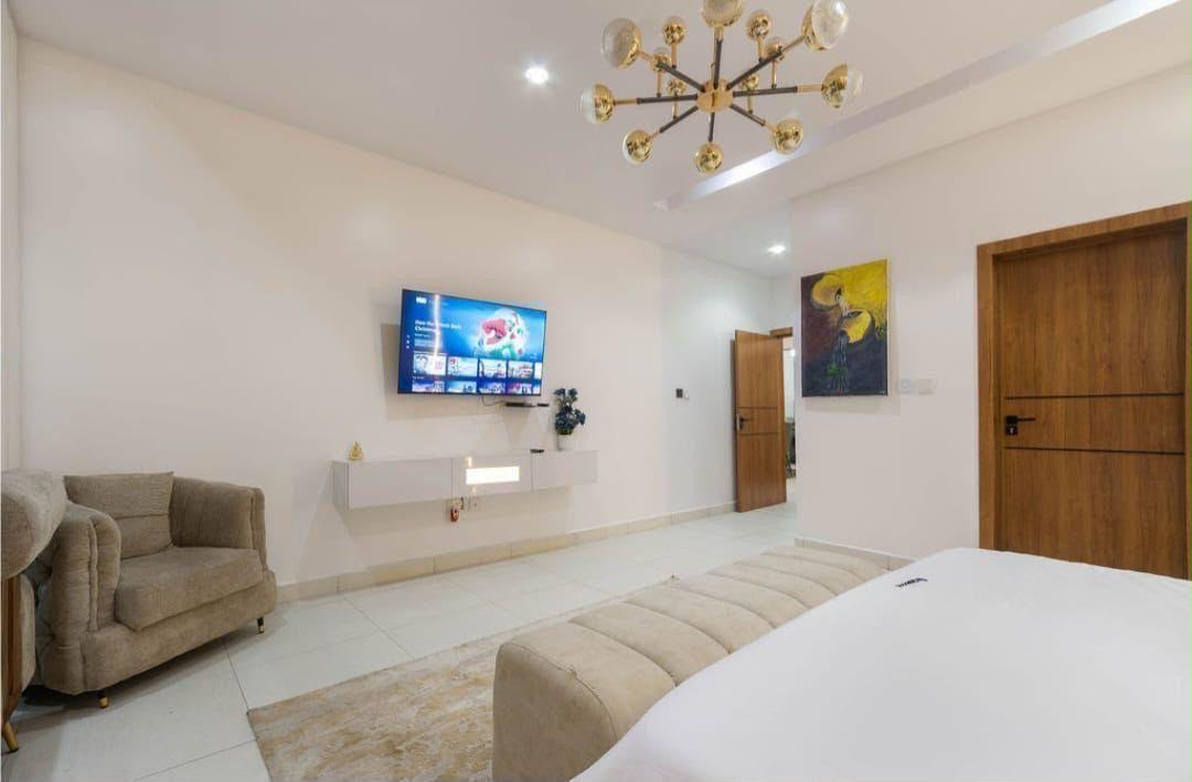 2 Bedroom Flat for Shortlet at Admiralty Way, Lekki Phase 1, Lagos - 20
