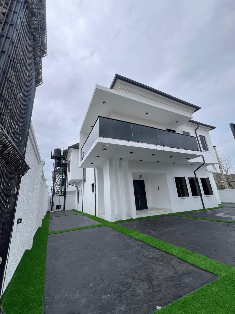5 Bedroom Duplex for Sale in Oluyole Estate, Ibadan