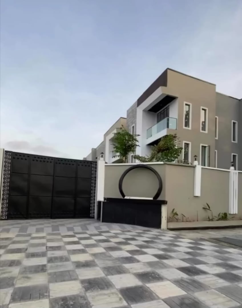 4 Bedroom Duplex for Sale in Ikoyi, Lagos