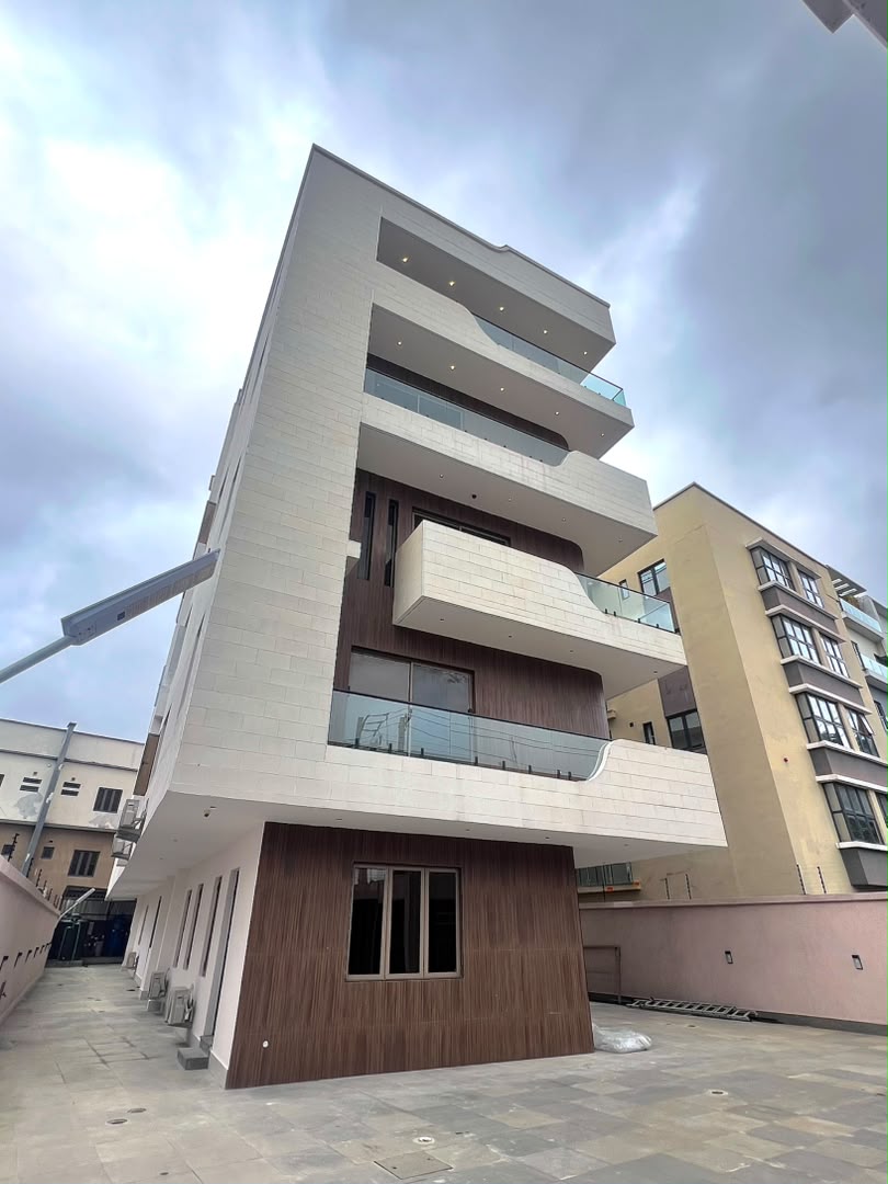 Luxury 3-Bedroom Apartment with Boys' Quarters for Rent in Old Ikoyi, Lagos