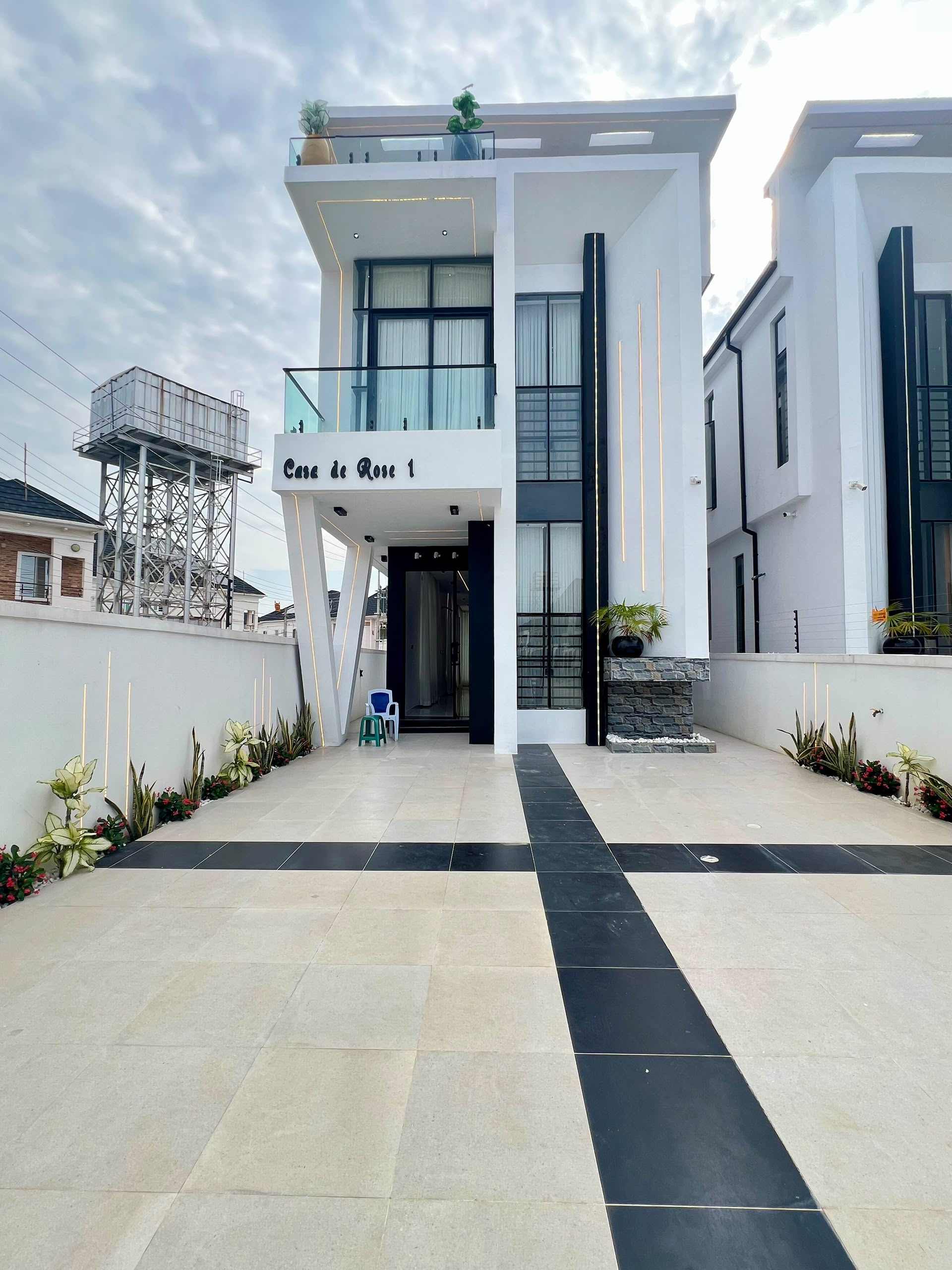 5 Bedroom Luxury Smart Home for Sale in Ikota, Lekki