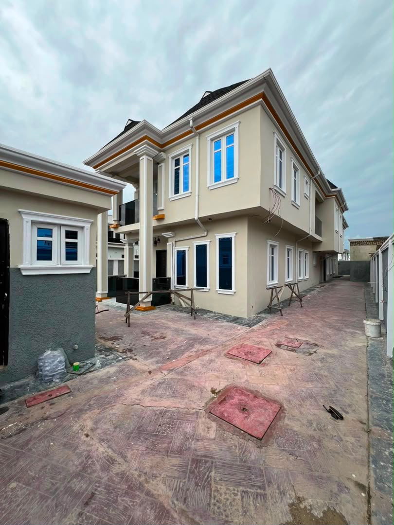 4 Bedroom Duplex for Rent in Abraham Adesanya, Ajah - 1