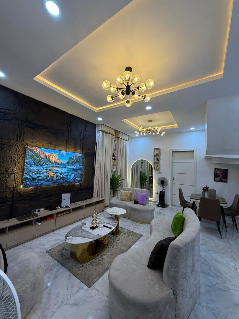 Apartment Shortlet in Agungi, Lekki