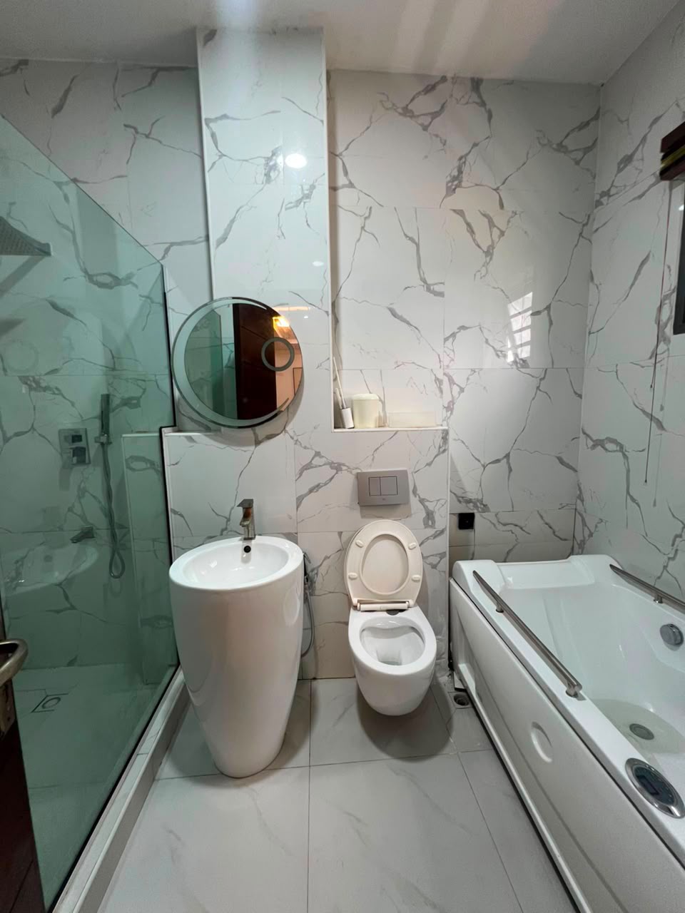 Furnished 3-Bedroom Apartment with Boys' Quarters for Rent in Ikoyi, Lagos - 10