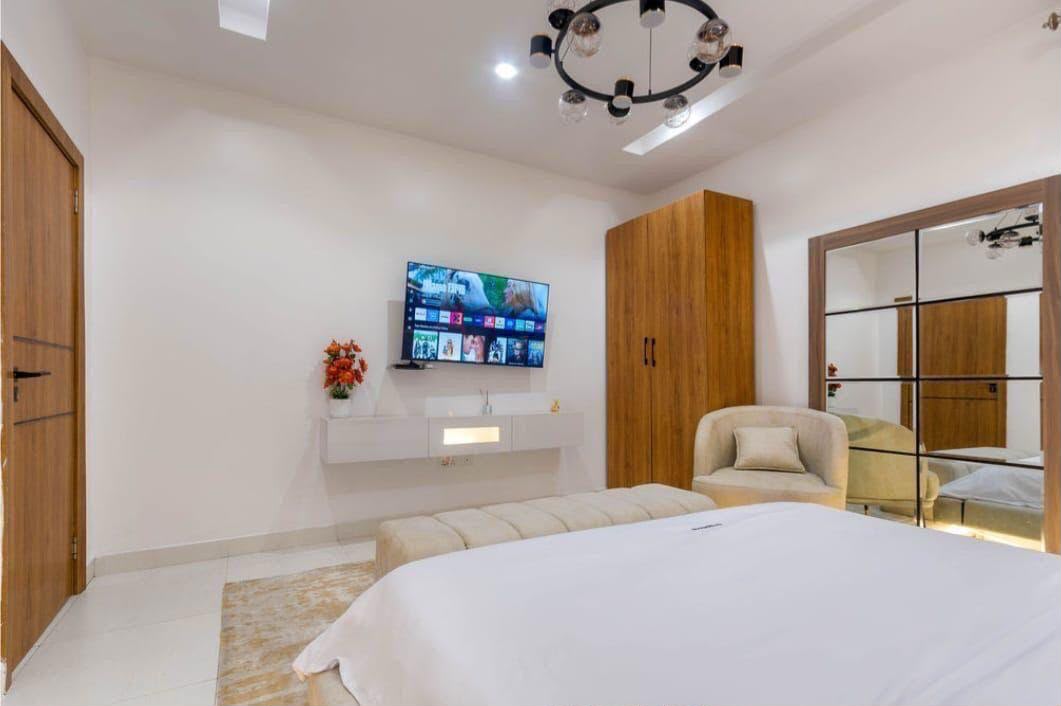 2 Bedroom Flat for Shortlet at Admiralty Way, Lekki Phase 1, Lagos - 12