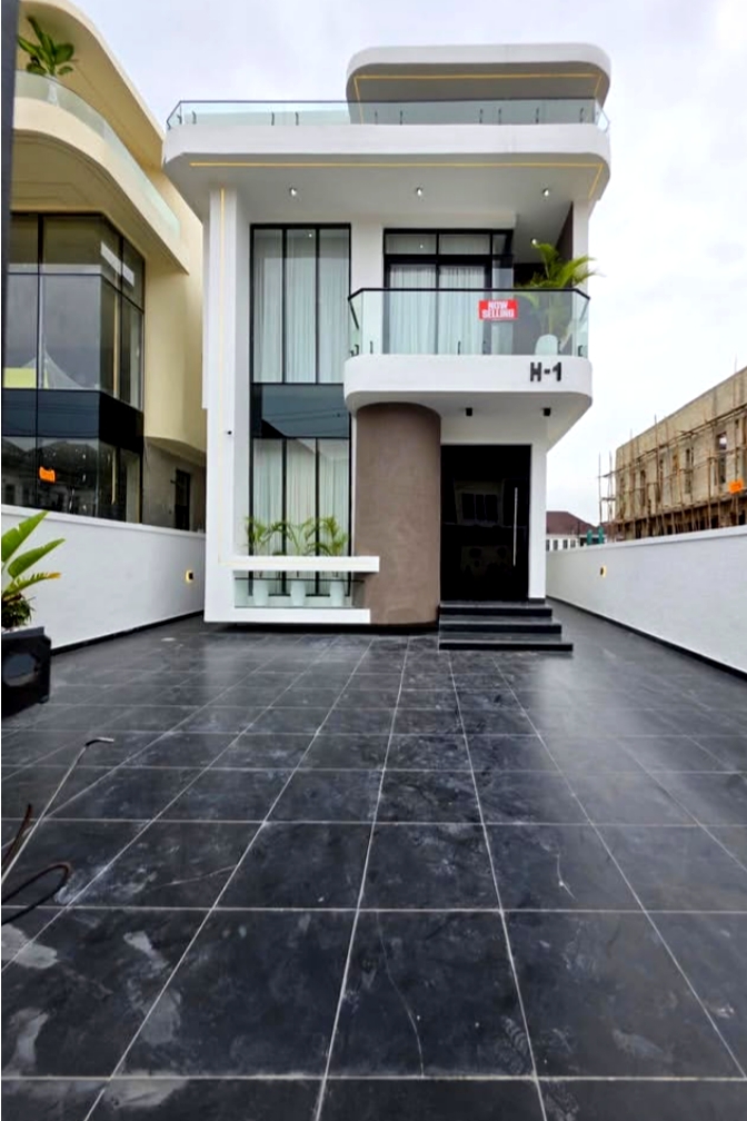 5 Bedroom Detached Duplex for Sale in Lekki 2nd Tollgate, Lagos