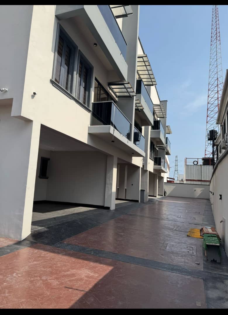 4 Bedroom Terrace House for Sale in Lekki, Lagos