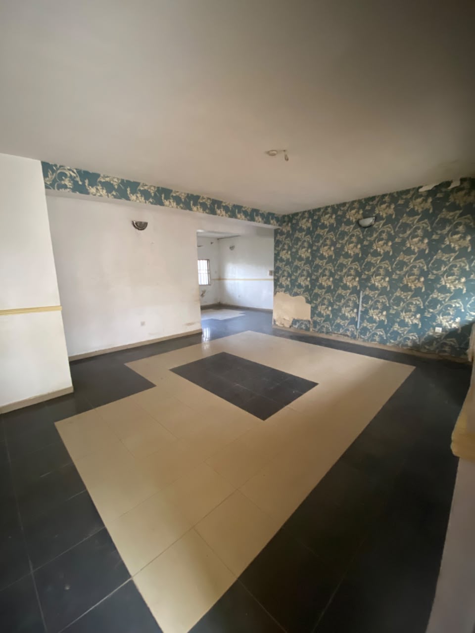 3 Bedroom Flat for Rent in Gwarinpa, Abuja