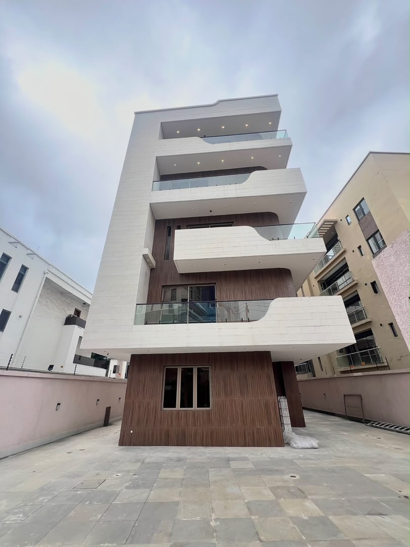 Luxury 3-Bedroom Apartment with Boys' Quarters for Rent in Old Ikoyi, Lagos - 1