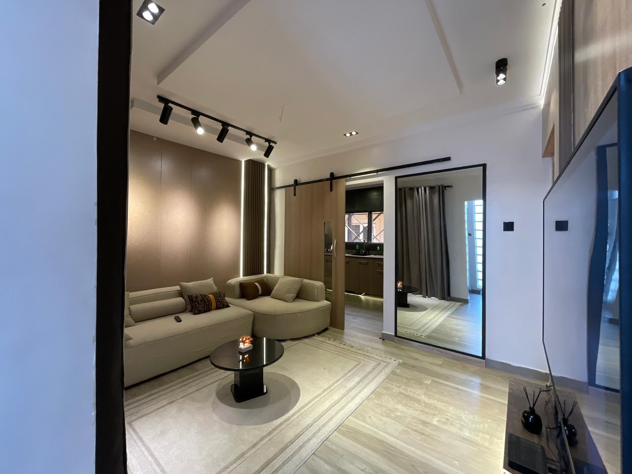 Furnished 1 Bedroom Shortlet Apartment in Lekki Phase 1