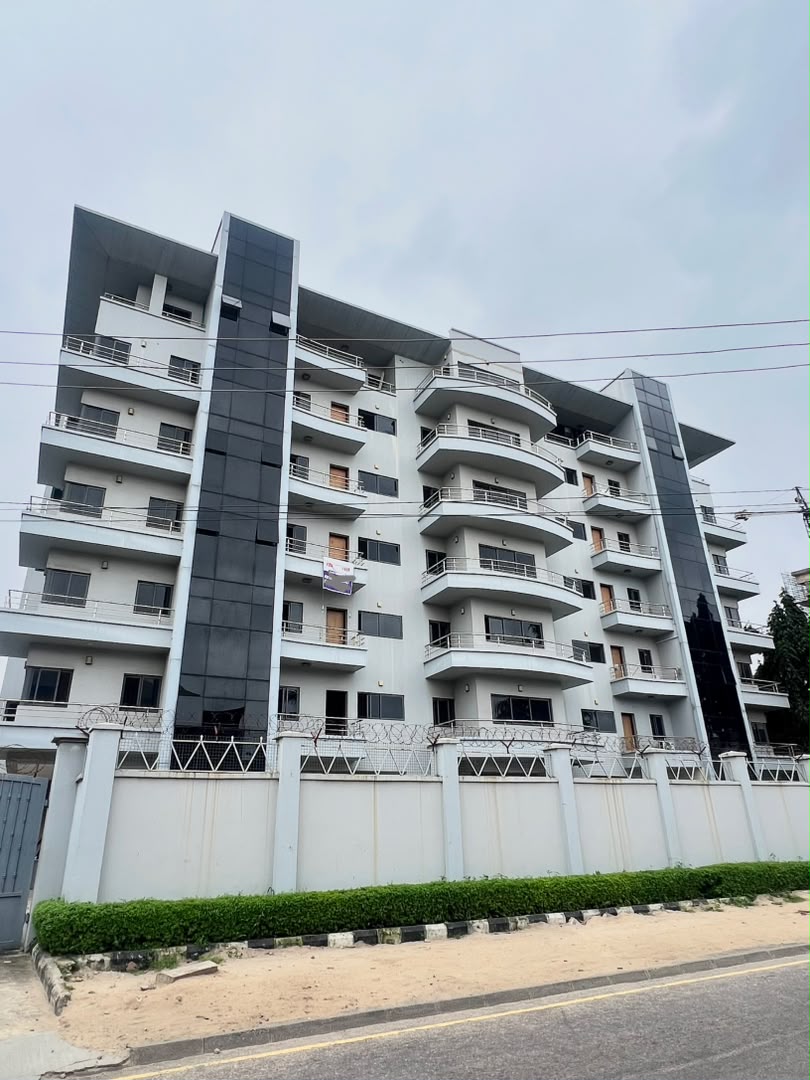 Luxury 3-Bedroom Apartment with Boys' Quarters for Rent in Old Ikoyi, Lagos - 4