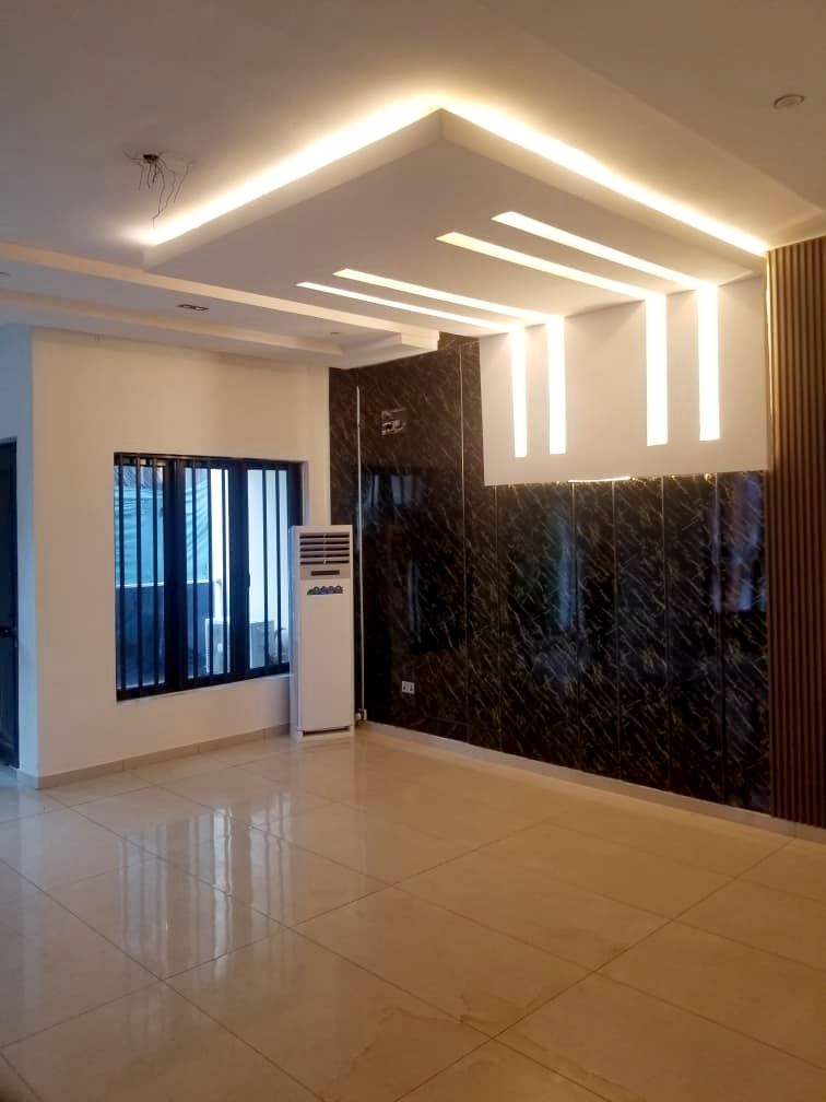4 Bedroom Terrace with BQ for Rent in Victoria Island, Lagos