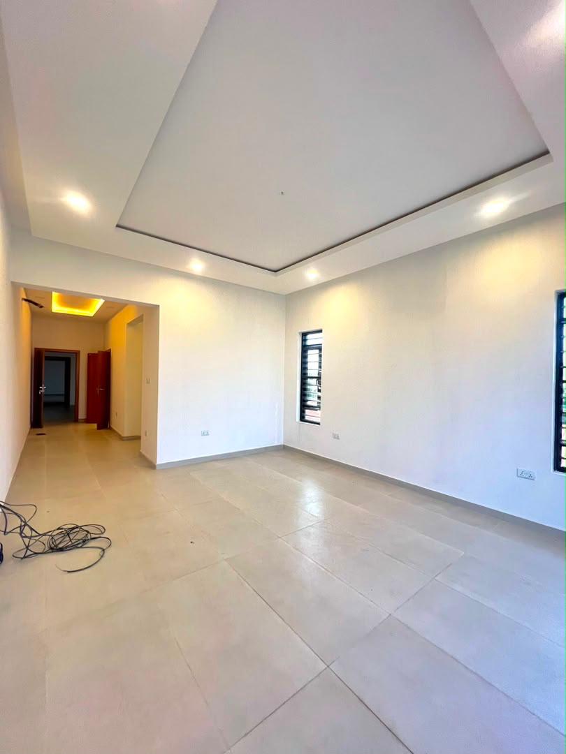 5 Bedroom Duplex for Sale in Lekki Phase 1, Lagos - 10