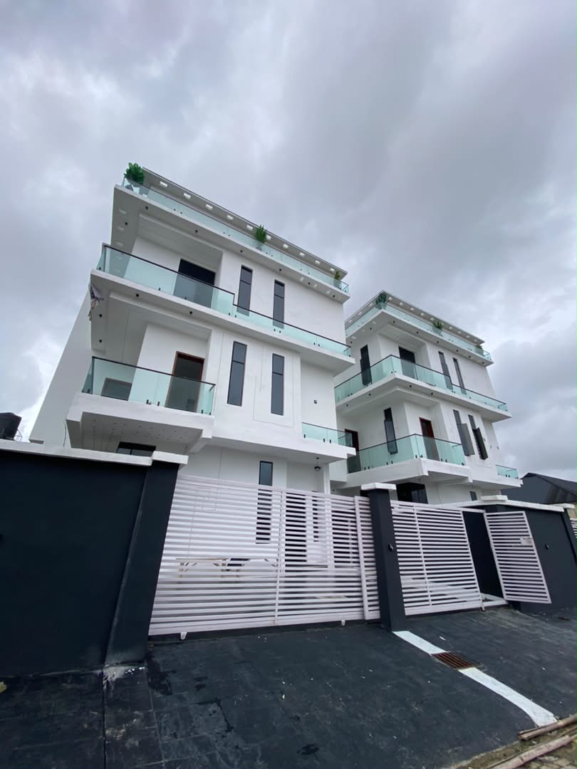 5 Bedroom Fully Detached Triplex for Sale at LBS, Ajah, Lagos