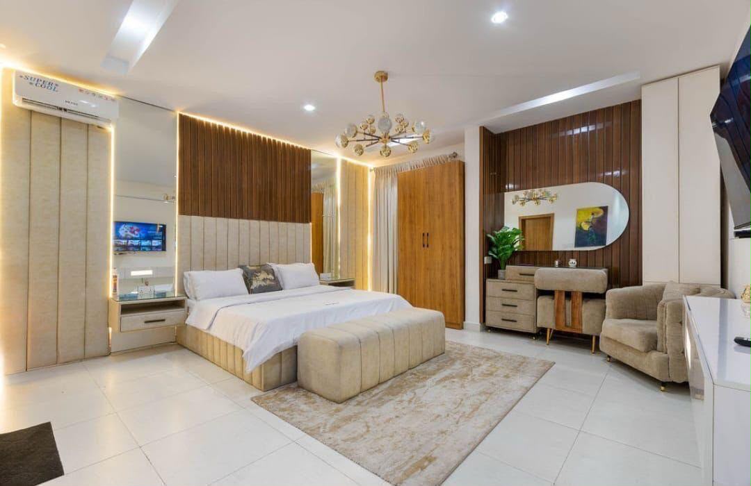 2 Bedroom Flat for Shortlet at Admiralty Way, Lekki Phase 1, Lagos - 3