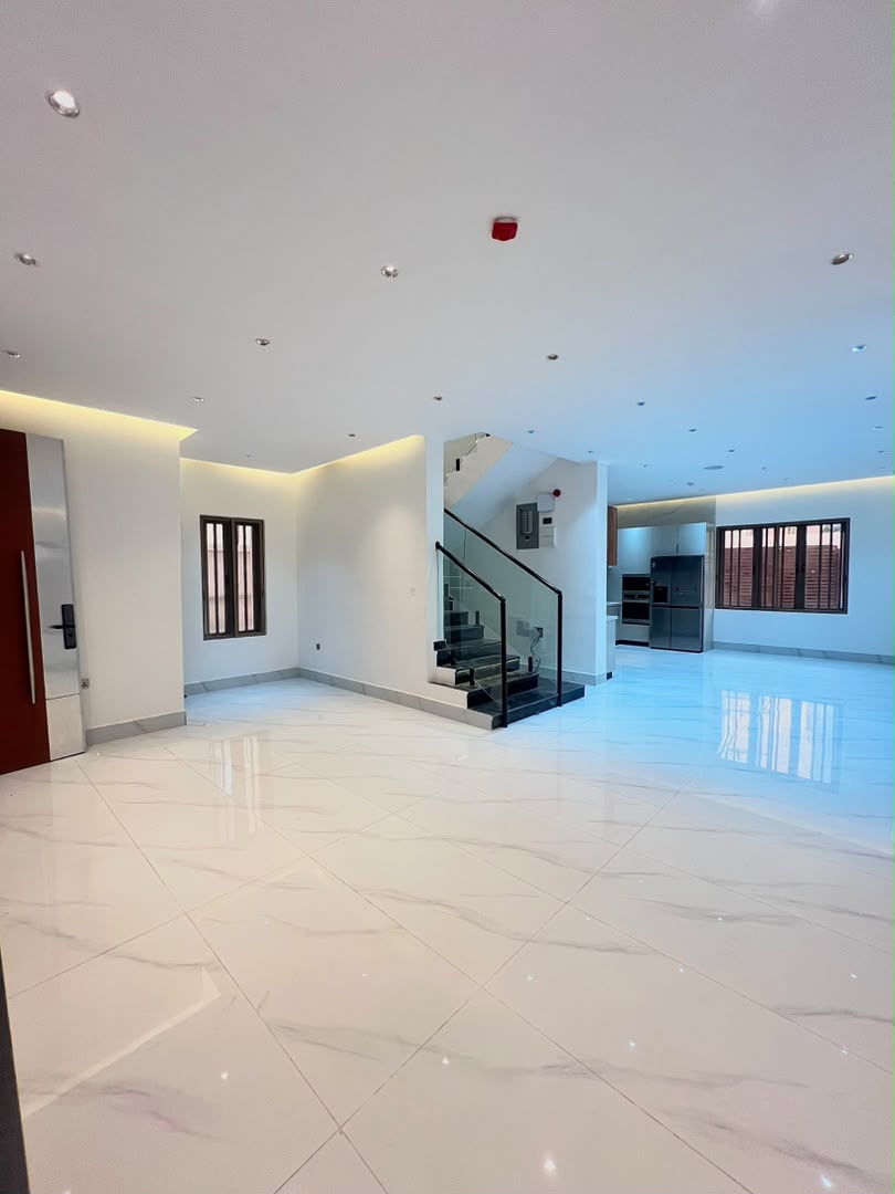 Luxury 3-Bedroom Apartment with Boys' Quarters for Rent in Old Ikoyi, Lagos - 8