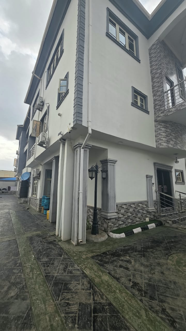 4BEDROOM DUPLEX WITH MODERN FACILITIES - 12