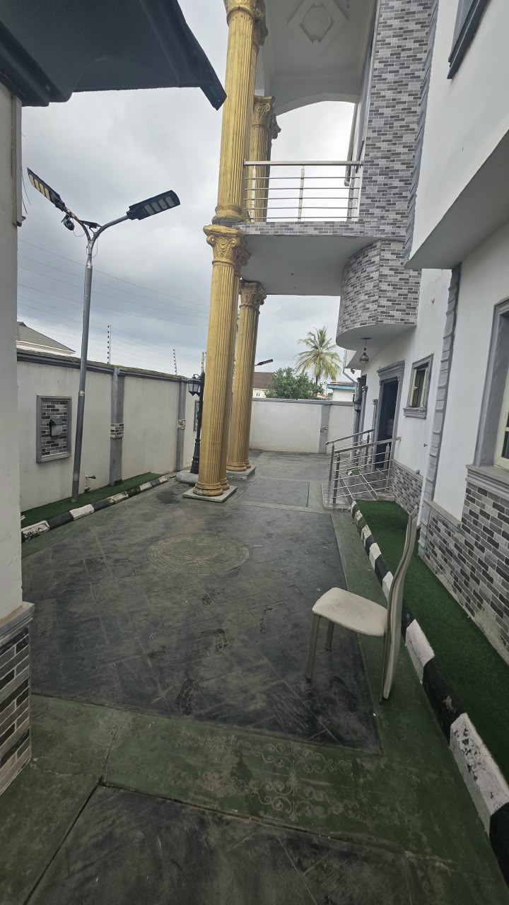 4BEDROOM DUPLEX WITH MODERN FACILITIES - 10