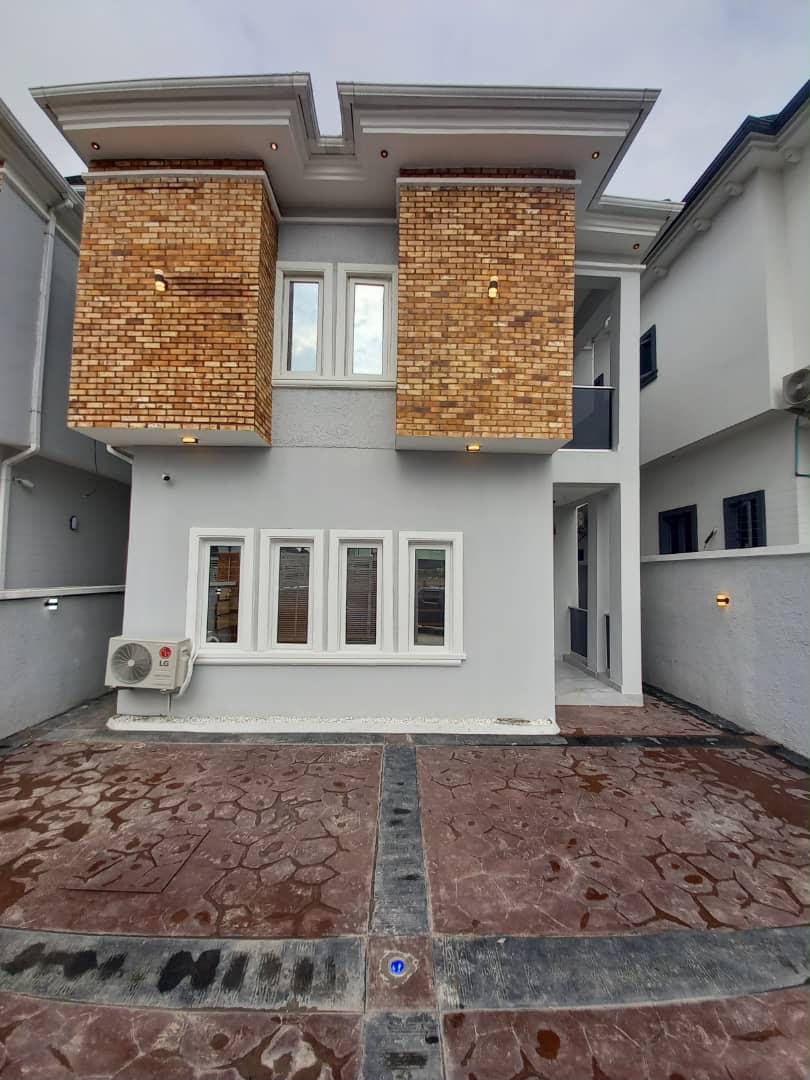 5 Bedroom Duplex for Sale in Osapa London, Lekki