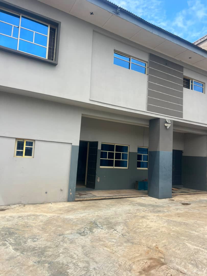 8 Bedroom Duplex for Rent at Bodija, Ibadan, Oyo